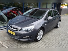 Opel Astra - 1.4 Turbo Berlin // Airco, parkeersensoren, lichtmetalen velgen
