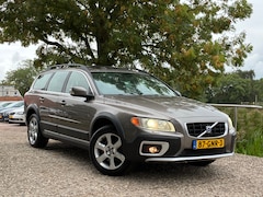 Volvo XC70 - 2.4 D5 Kinetic | Automaat + Schuif/kantel dak + Leder + Memory nu €4.975,