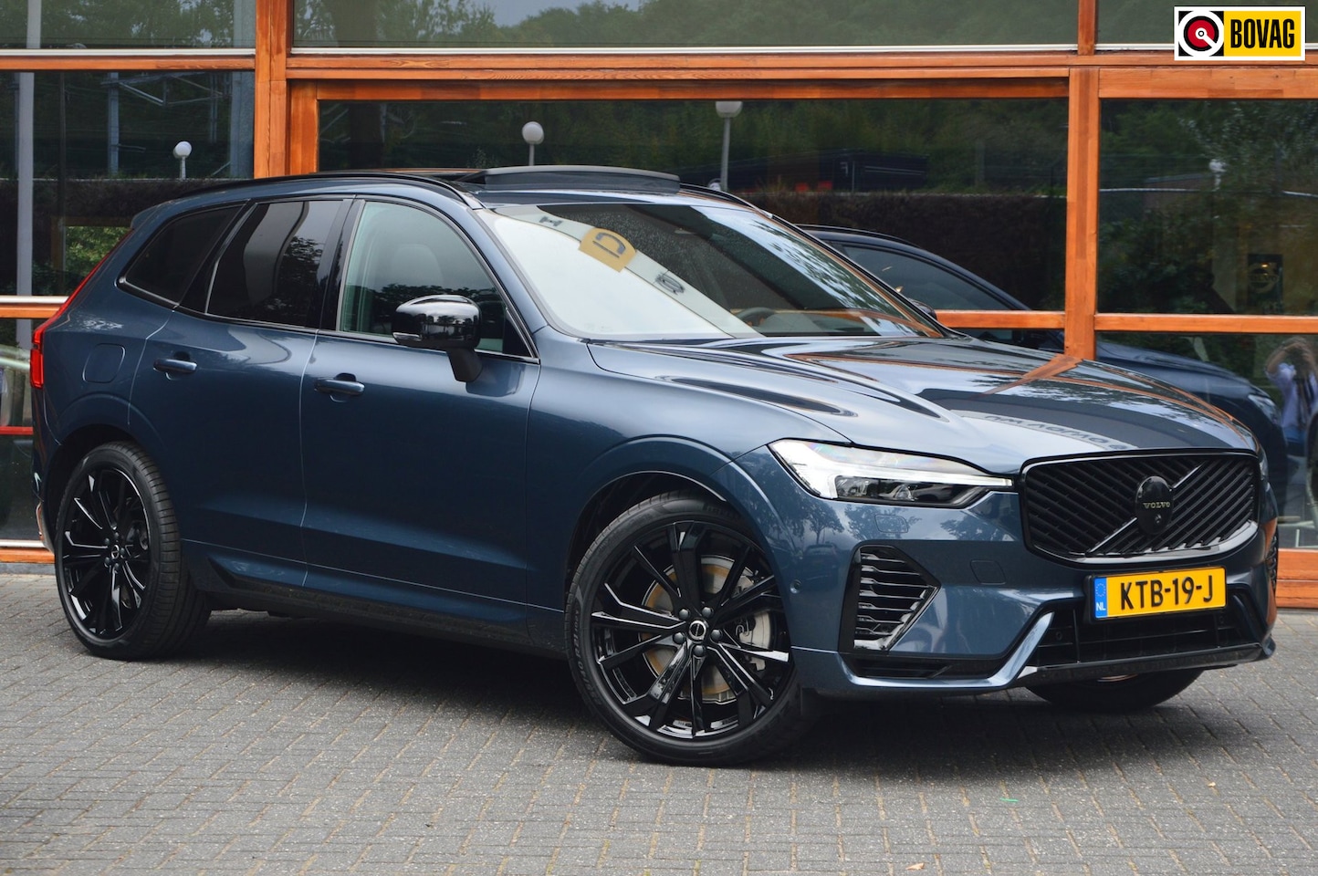 Volvo XC60 - T8 Hybrid AWD Ultra Black Edition | Luchtvering | Bowers & Wilkins | Stoelventilatie | Mas - AutoWereld.nl