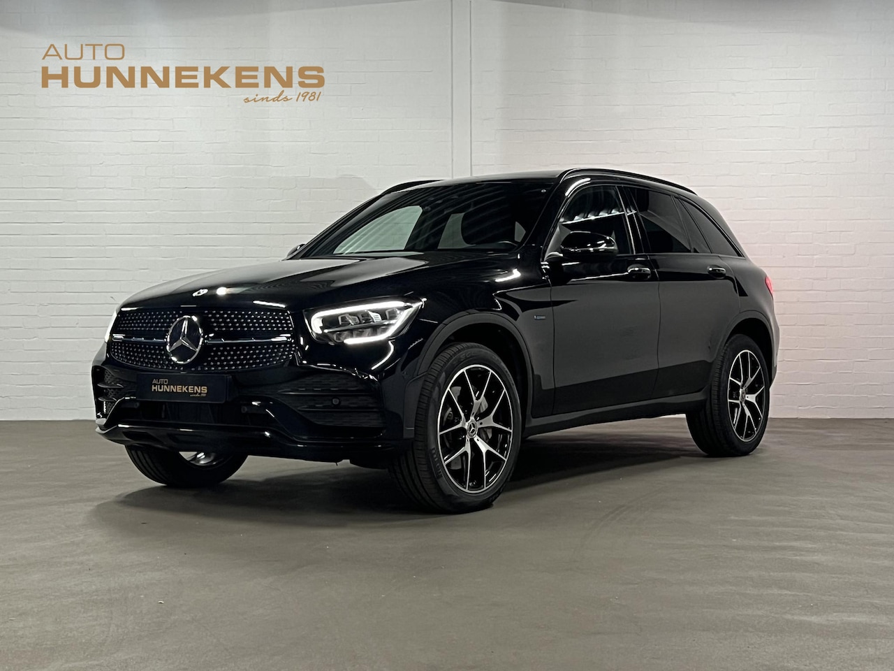 Mercedes-Benz GLC-klasse - 300e 4MATIC AMG-line Distronic | Open dak | Burmester | Memory | Stoelverwarming | Achteru - AutoWereld.nl