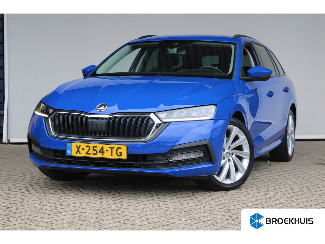 Skoda Octavia Combi - 1.4 TSI iV PHEV Business Edition | Climate control | Parkeersensoren voor en achter | Keyl - AutoWereld.nl
