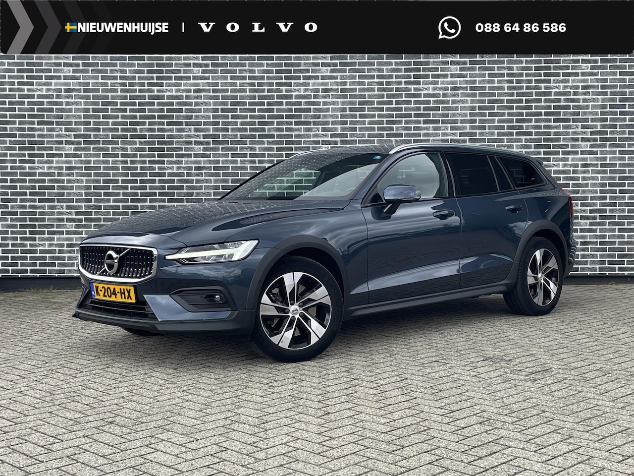 Volvo V60 Cross Country - 2.0 B5 AWD Pro | Trekhaak | Panoramadak | Lederen Bekleding | Alarm | Keyless Entry | Elek - AutoWereld.nl