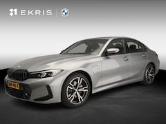 BMW 3-serie - Sedan 320e | M-Sportpakket | LED | HUD | Sportstoelen | Shadow line | DAB | Alu 18 inch