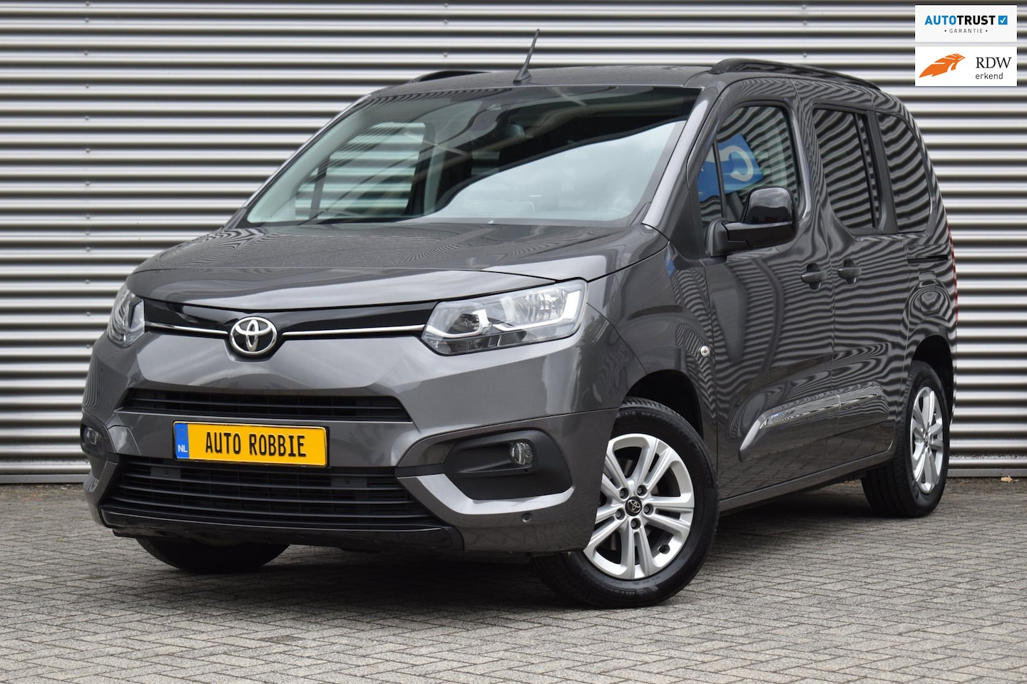 Toyota ProAce City Verso - 1.2 Turbo 110-PK, Airco, Cruise, Camera, Winterpack, Trekhaak. - AutoWereld.nl