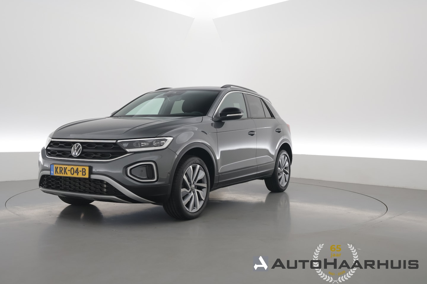 Volkswagen T-Roc - 1.5 TSI Goal DSG | Afn. Trekhaak | Camera | Digi. Cockpit | Adapt. Cruise | Dodehoek. | NA - AutoWereld.nl