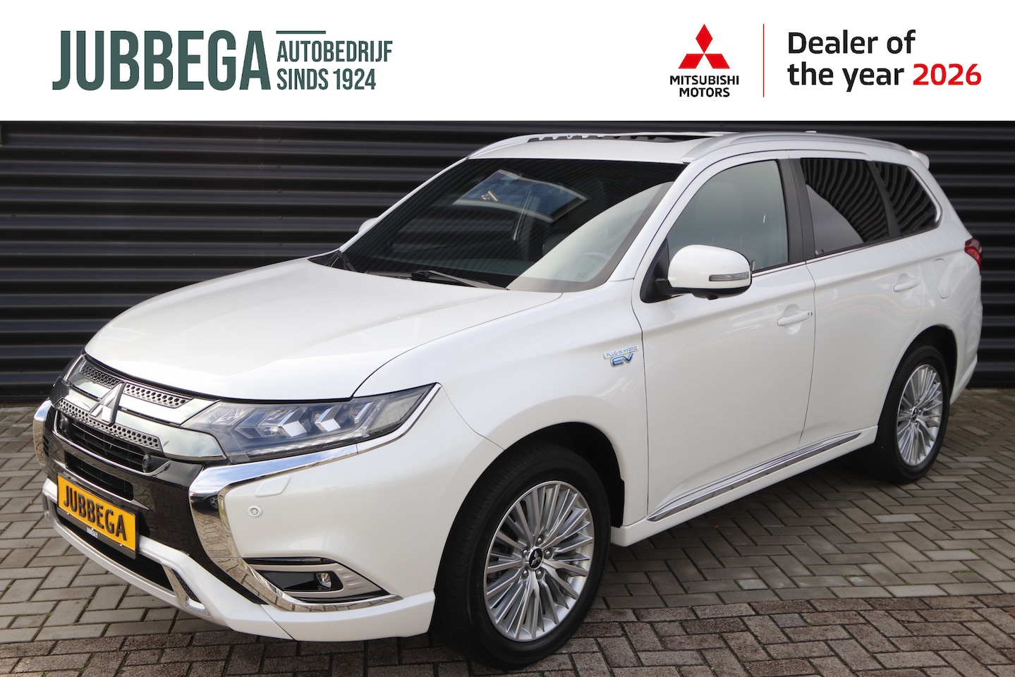 Mitsubishi Outlander - 2.4 PHEV Instyle Opendak, 1e eigenaar, Dealer O.H. Adapttieve cruise, SOH = 82% - AutoWereld.nl