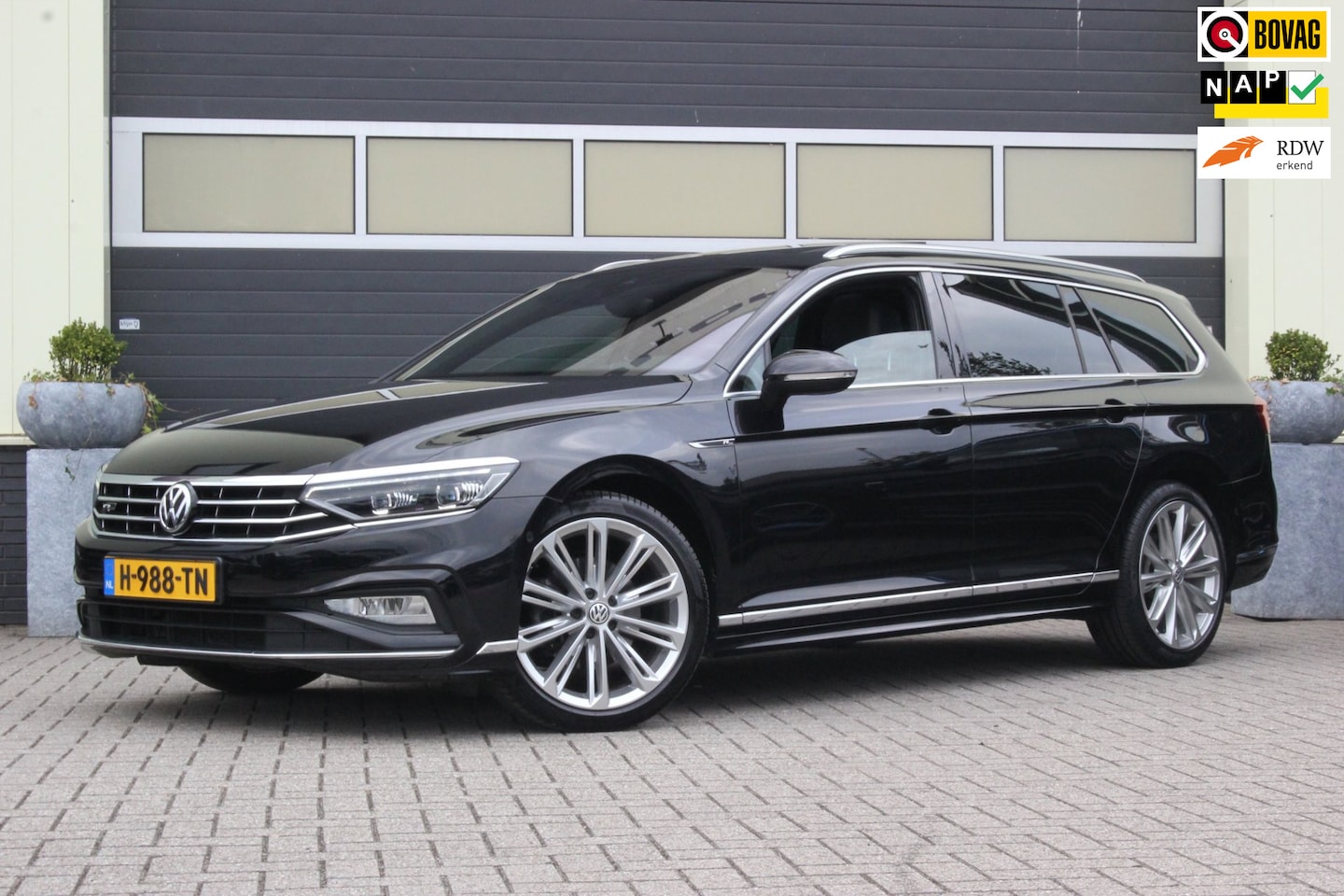 Volkswagen Passat Variant - 1.5 TSI Elegance Business R R-Line | Trekhaak | - AutoWereld.nl