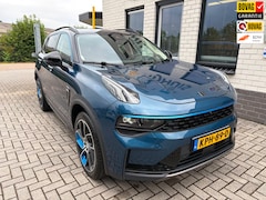 Lynk & Co 01 - 1.5 / Caplay / Climate Control / Cruise Control / 360 camera / Telefoon / Navigatie / PDC
