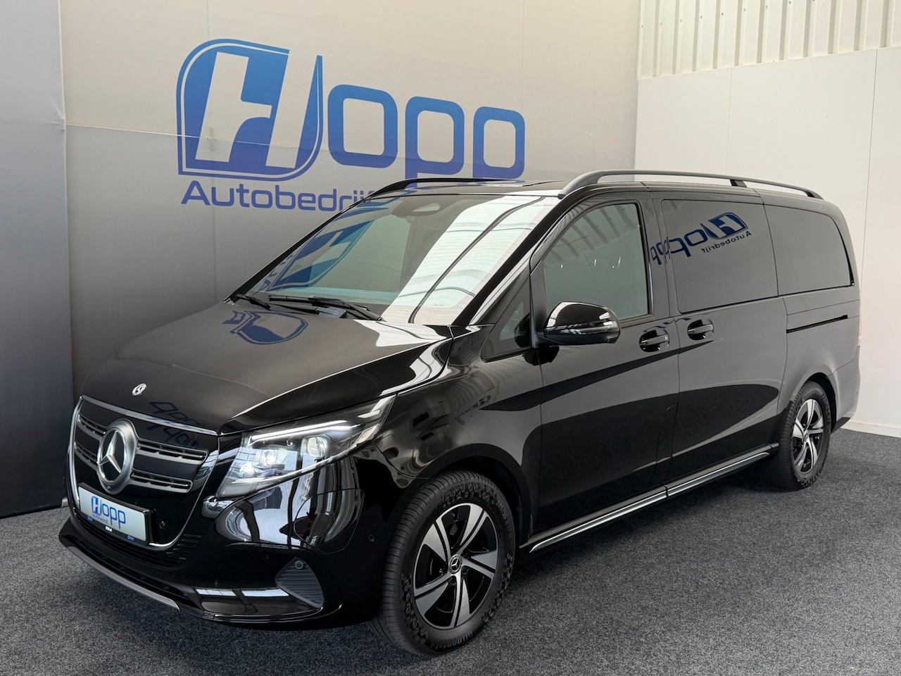 Mercedes-Benz EQV - 300 L2 - 8-pers - AMG Facelift - Inter. & Exter. pakket - 360 - Elec. deuren - Vol Opties - AutoWereld.nl