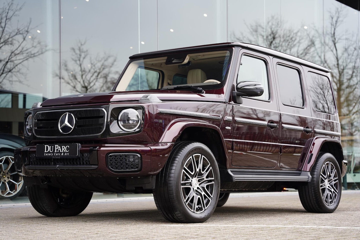 Mercedes-Benz G-klasse - 580 Robijnrood - AutoWereld.nl