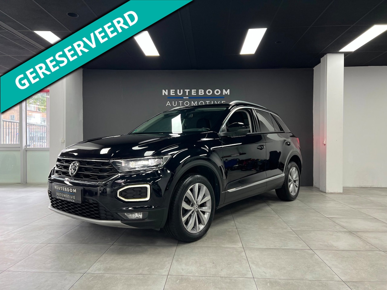 Volkswagen T-Roc - 1.0 TSI | ACC | PDC | Camera | Elektr.koffer - AutoWereld.nl