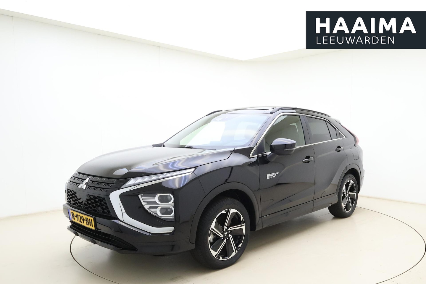 Mitsubishi Eclipse Cross - 2.4 PHEV Prestige Automaat | Lederen bekleding | Panoramisch schuifdak | Stoel & Stuurverw - AutoWereld.nl
