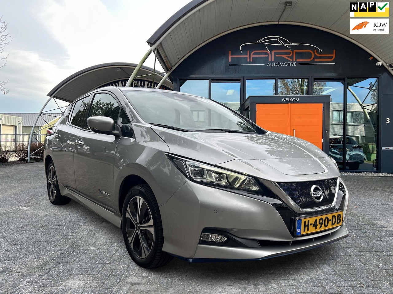 Nissan LEAF - E+ Tekna 62 kWh 90% SOH Rijklaarprijs! - AutoWereld.nl