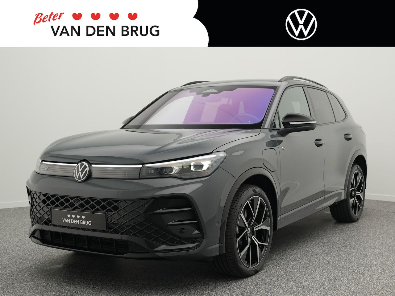 Volkswagen Tiguan - R-Line 1.5 eHybrid 204 PK | Matrix LED IQ | Trekhaak | Elek. Achterklep | 360 Camera | Sid - AutoWereld.nl