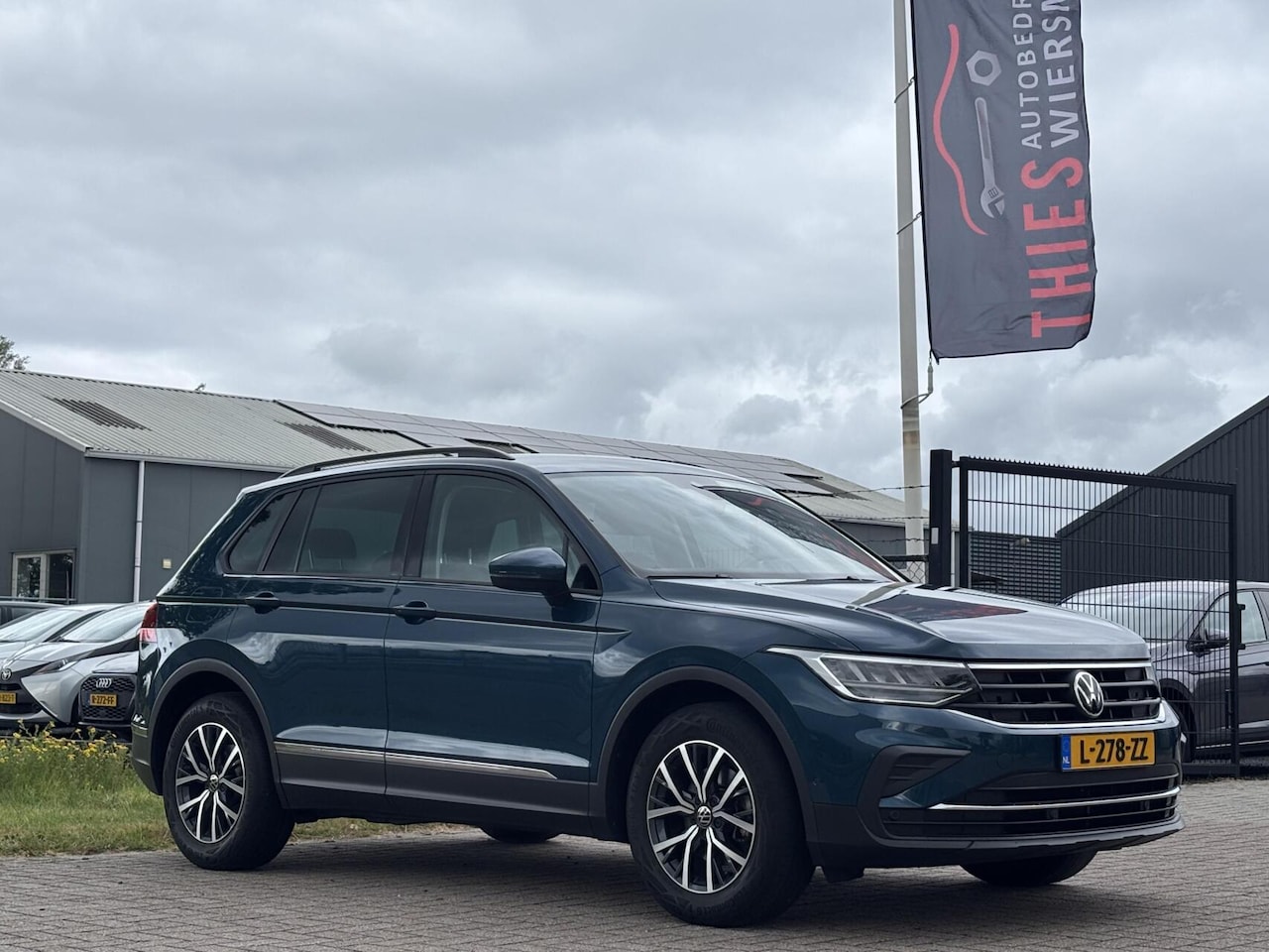 Volkswagen Tiguan - 1.5 TSI Life Business acc camera keyless - AutoWereld.nl