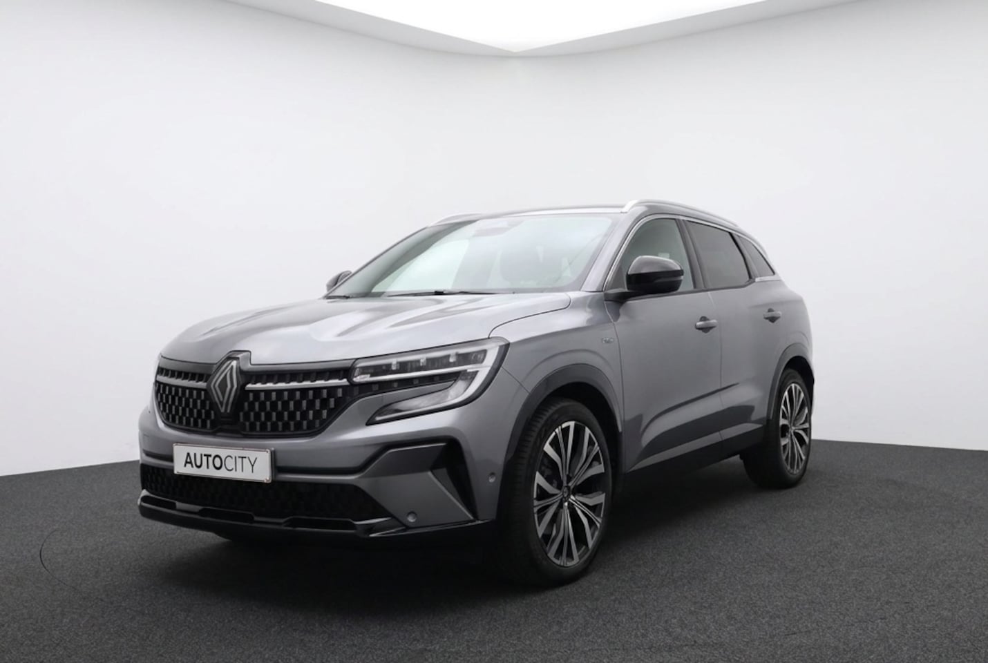 Renault Austral - 1.2 E-Tech Full Hybrid Iconic 200PK | Massage | 360° Camera | 20" LM | Winterpakket - AutoWereld.nl