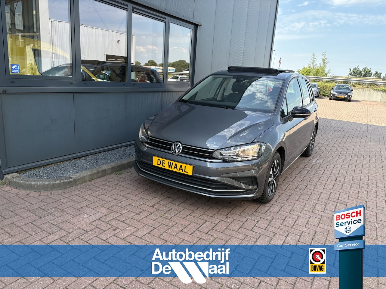 Volkswagen Golf Sportsvan - 1.5 TSI ACT Highline SCHUIFDAK/CAMERA/DODEHOEK/ADAPT.CRUISE/CARPLAY/PDC - AutoWereld.nl