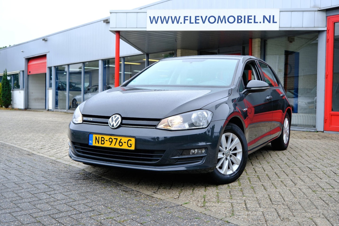 Volkswagen Golf - 1.0 TSI Trendline Airco|LMV - AutoWereld.nl