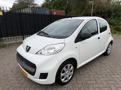 Peugeot 107 - 1.0-12V XR 5 Drs StrBkr/Airco