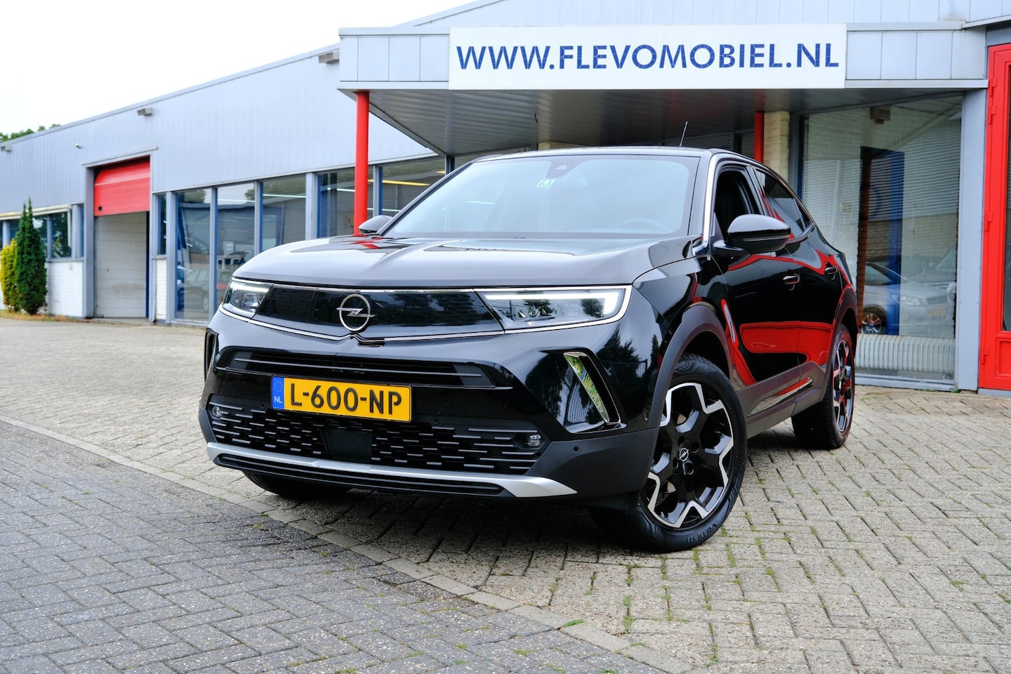 Opel Mokka - 1.2 131pk Turbo Ultimate Navi|1e Eig|Leder-Alcantara|Cam|Adapt.Cruise|LMV - AutoWereld.nl