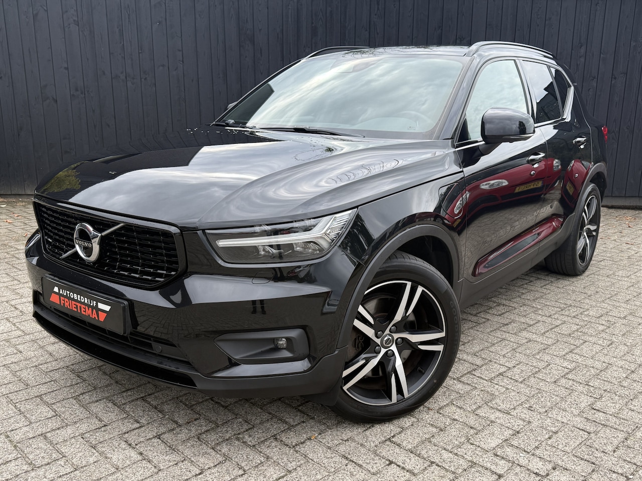 Volvo XC40 - 1.5 T5 Plug-in hybrid Plus Dark R-design - AutoWereld.nl