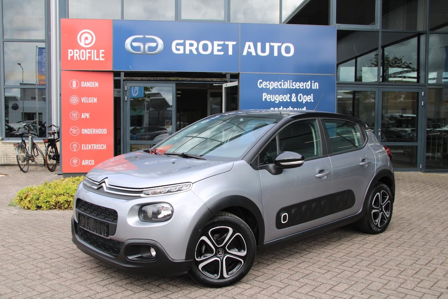 Citroën C3 - 1.2 PureTech 110pk Shine Automaat Airco Navi Camera Carplay 25.459km Nieuwstaat - AutoWereld.nl