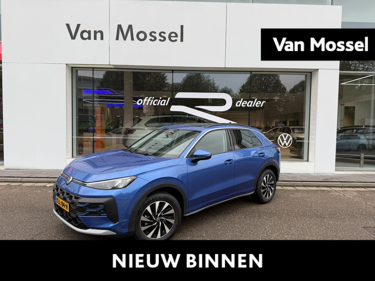 Volkswagen T-Roc - 1.5 eTsi Life First Edition | 150 PK | Automaat | Panorama Schuif/Kantel Dak | Stoel en St - AutoWereld.nl