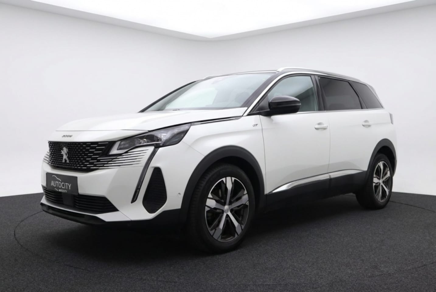 Peugeot 5008 - 1.2 GT Pack 130PK EAT8 Pano | Nappa Leder | 360° | Focal | Stoelverwarming - AutoWereld.nl