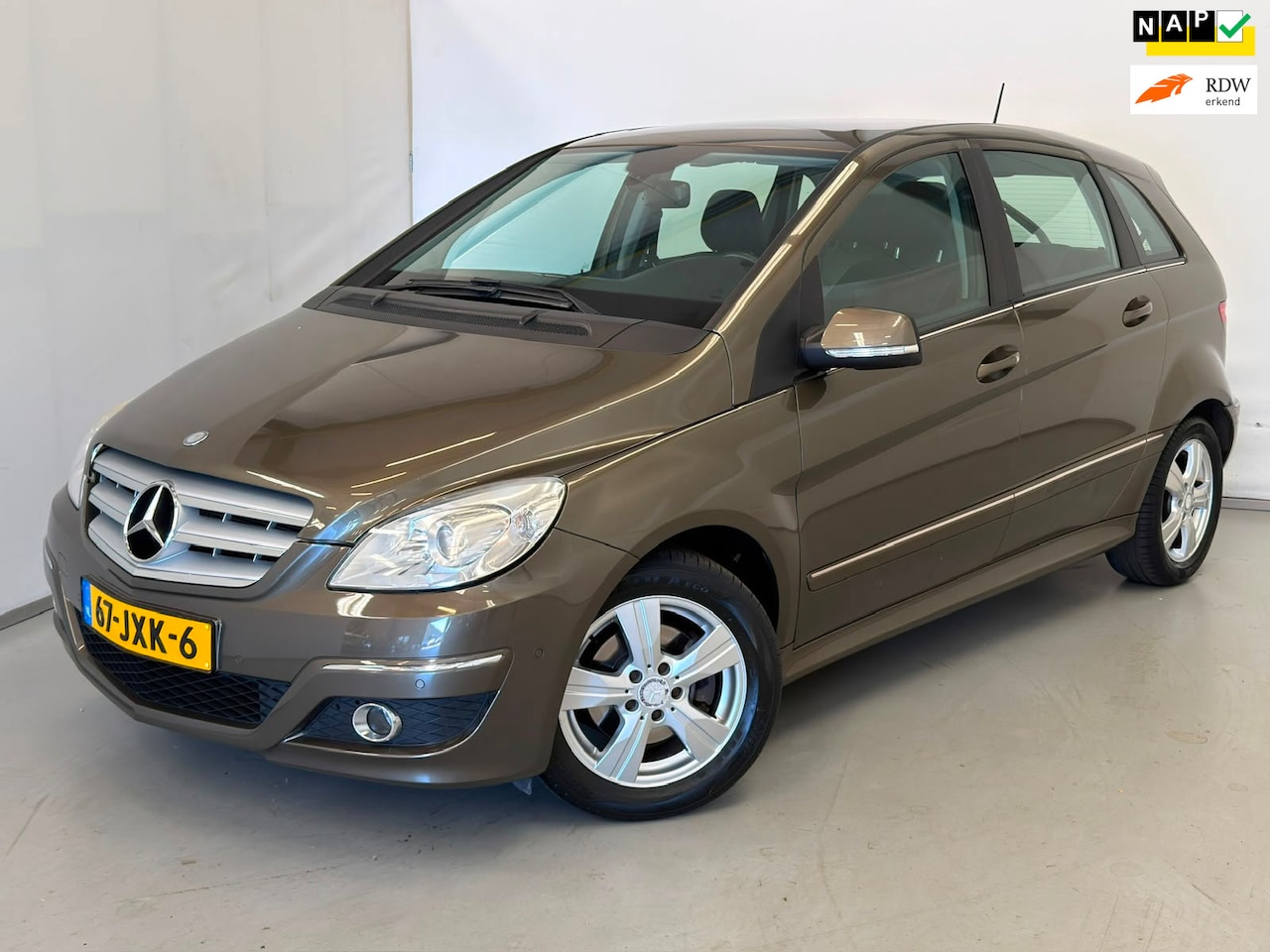 Mercedes-Benz B-klasse - 200 Turbo / Automaat / NL-auto / Trekhaak - AutoWereld.nl