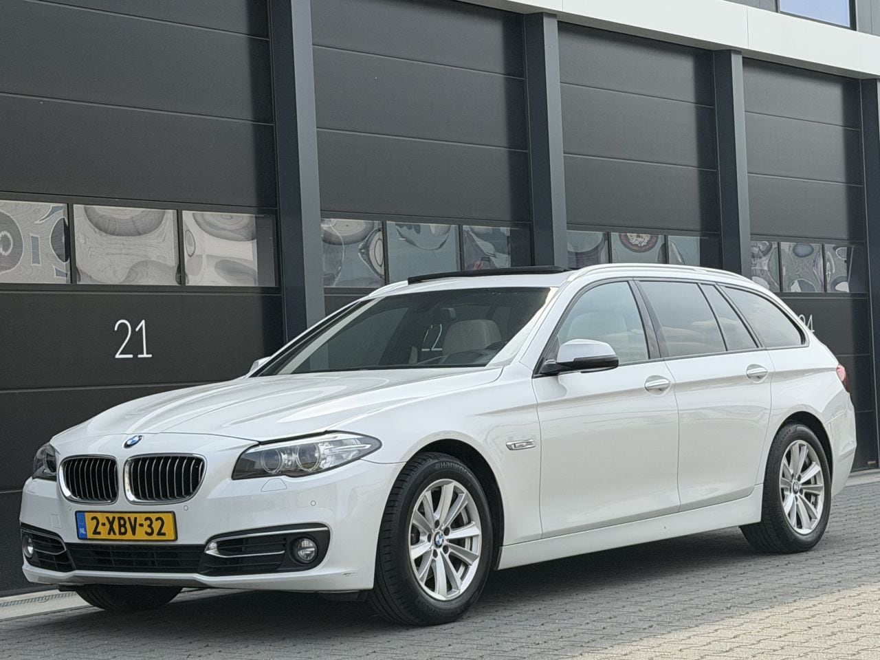 BMW 5-serie Touring - 520d Virtual Cockpit Head-Up Pano EURO-6 - AutoWereld.nl