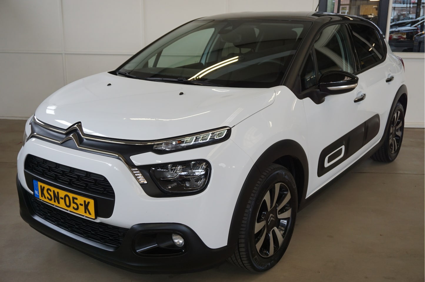 Citroën C3 - 1.2 PureTech Shine 1.2 PureTech Shine - AutoWereld.nl