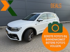 Volkswagen Tiguan - 2.0 TSI 4M. Highline Business R-Line | Pano | Trekhaak | Velours | Adaptieve Cruise