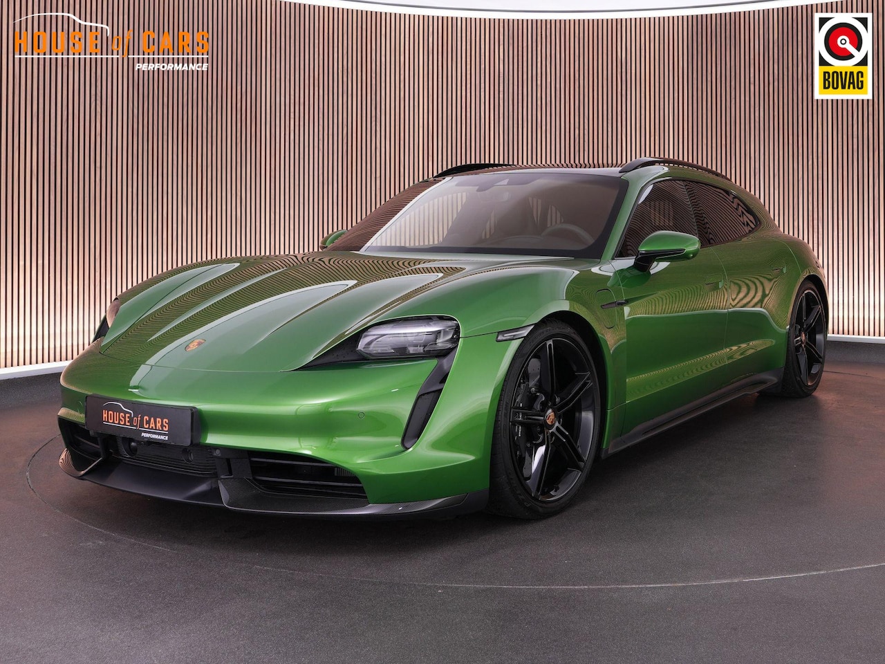 Porsche Taycan Sport Turismo - Turbo S 625pk 93 kWh |PTS Mamba green|Burmester|achteras besturing|passenger disp.|pano|ca - AutoWereld.nl