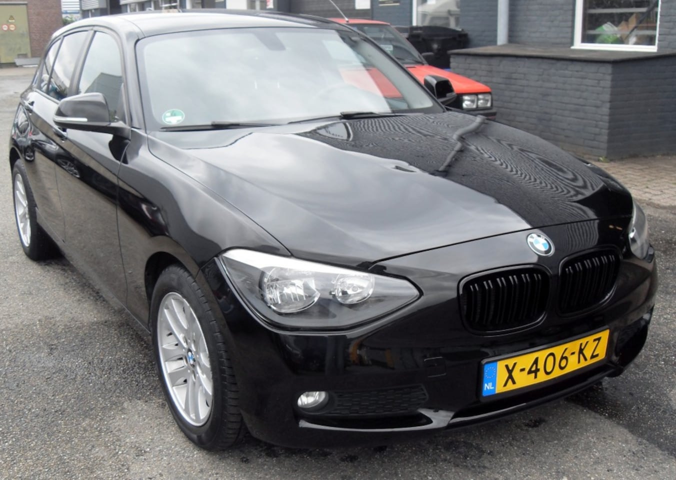 BMW 1-serie - business, nieuw model facelift / airco/ stoelverwarming/ parkeerhulp/ elektr ramen - AutoWereld.nl