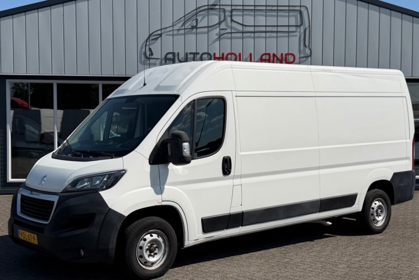 Peugeot Boxer - 2.0 HDI 96KW 131PK L3H2 EURO 6 NAVIGATIE/ CAMERA/ CRUISE CONTROL/ BIJRIJDERSBANK - AutoWereld.nl
