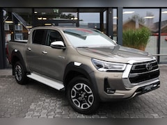 Toyota HiLux - 2.8 D-4D DUBBEL CABIN EXECUTIVE A/T 2 ZITS 4WD VAN