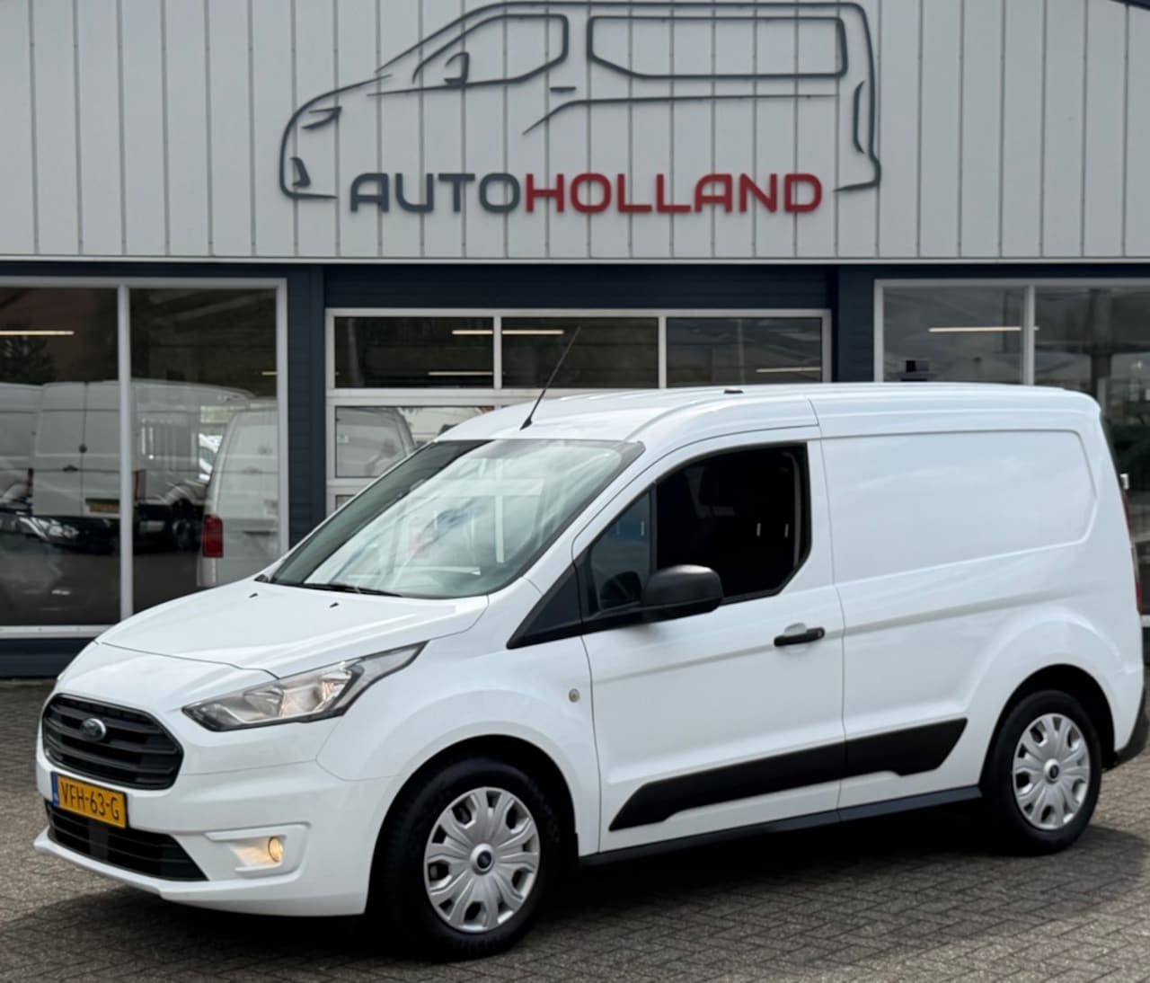 Ford Transit Connect - 1.5 TDCI 55KW 75PK EURO 6 AIRCO/ CAMERA/ NAVIGATIE/ PARKEERSENSOREN/ 100% DEALERONDERHOUDE - AutoWereld.nl