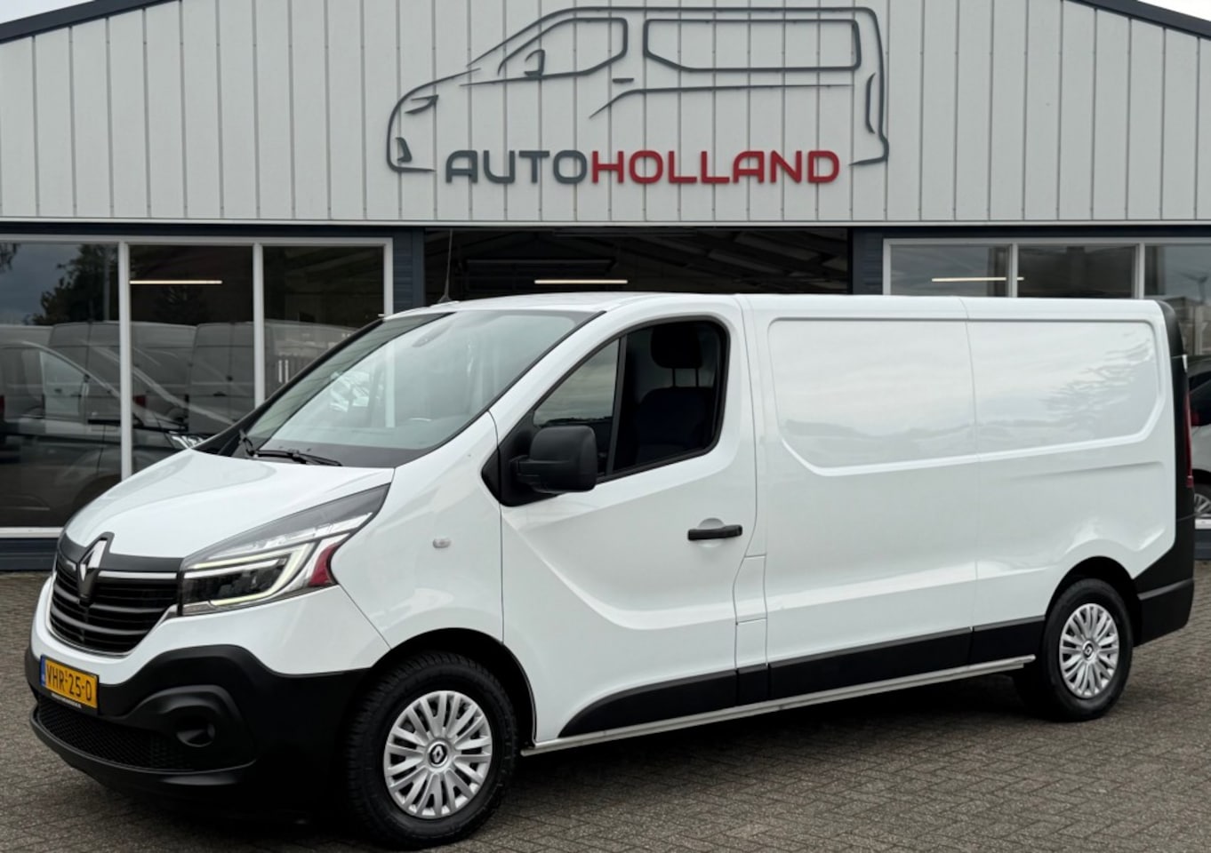 Renault Trafic - 2.0 DCI 107KW 145PK L2H1 EURO 6 AIRCO/ CRUISE CONTROL/ NAVIGATIE/ CAMERA/ 100% DEALERONDER - AutoWereld.nl