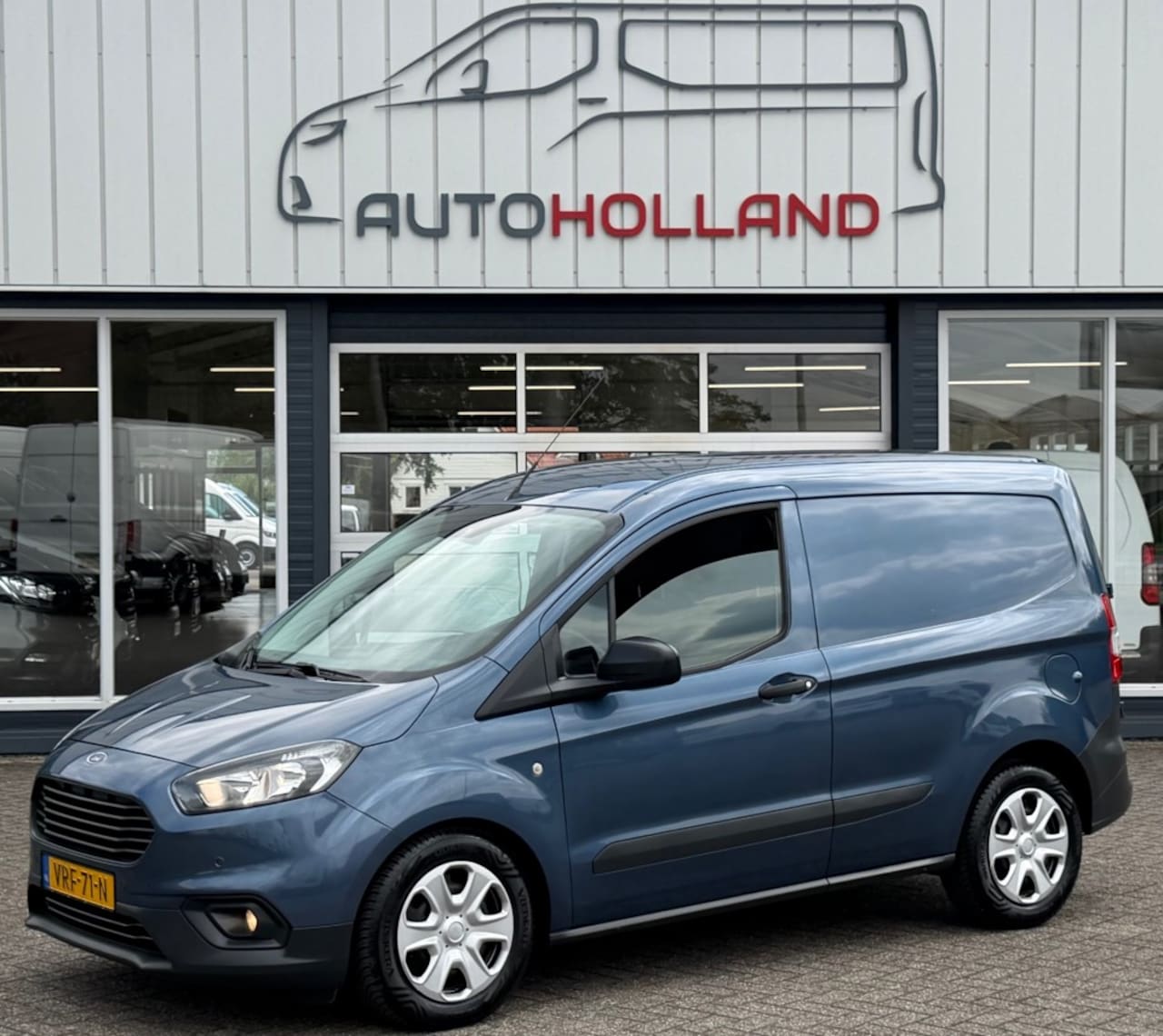 Ford Transit Courier - 1.5 TDCI 55KW 75PK EURO 6 AIRCO/ NAVIGATIE/ CAMERA/ PARKEERSENSOREN/ 100% DEALERONDERHOUDE - AutoWereld.nl