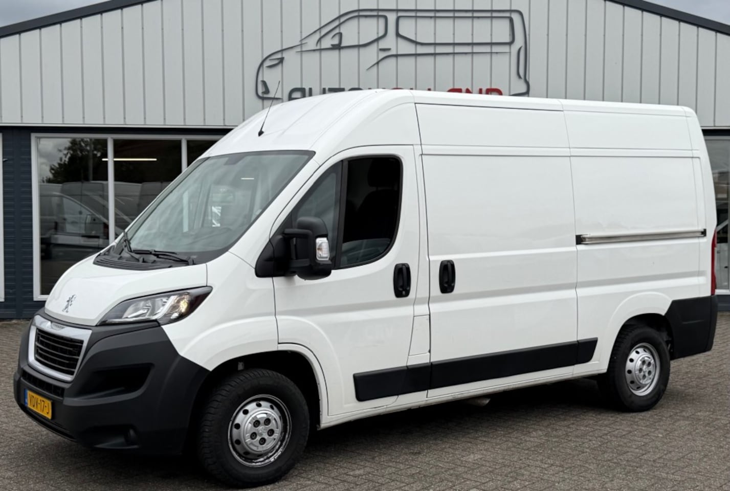 Peugeot Boxer - 2.2 HDI 88KW 120PK L2H2 EURO 6 AIRCO/ CRUISE CONTROL/ NAVIGATIE/ CAMERA/ DUBBELE SCHUIFDEU - AutoWereld.nl