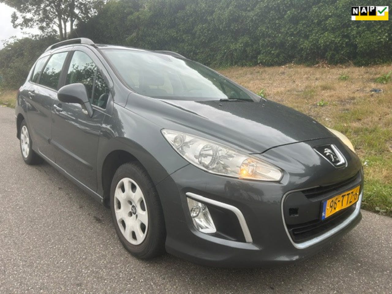 Peugeot 308 SW - 1.6 e-HDi Blue Lease Executive - Navi - Clima - Cruise - AutoWereld.nl