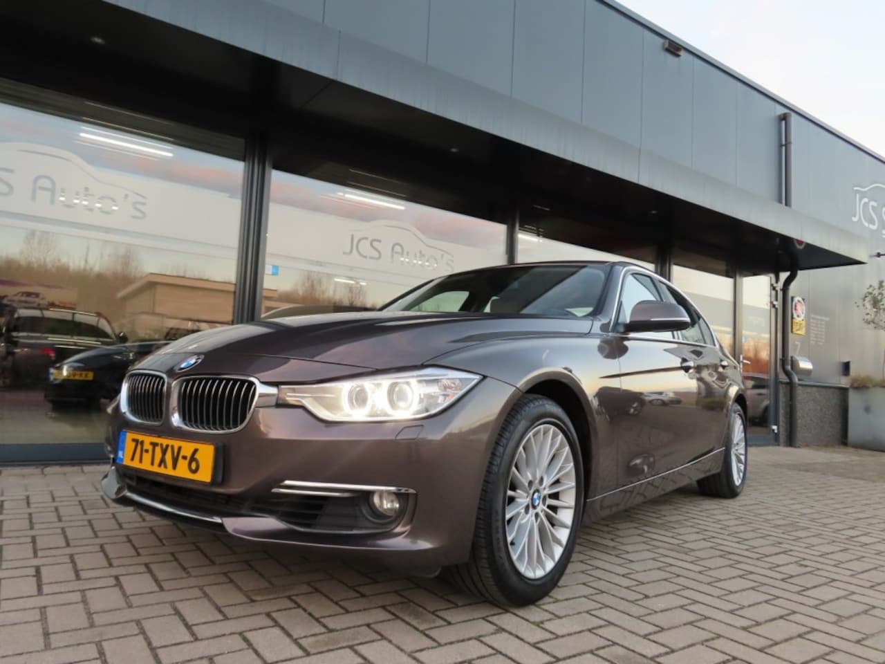 BMW 3-serie - 320I High Executive Ecc Navi Leder 17 Inch 2012 - AutoWereld.nl