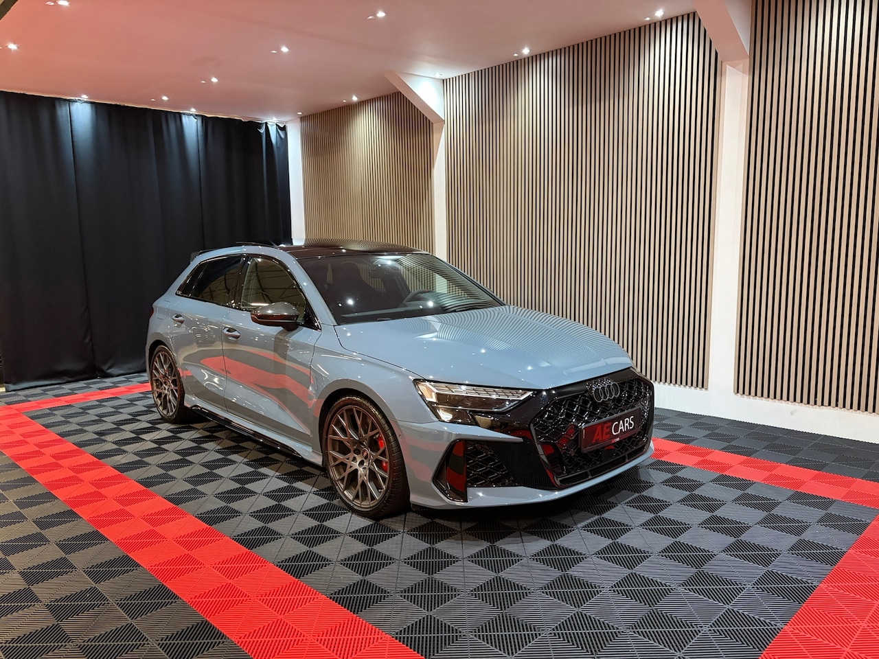 Audi A3 Sportback - 2.5 TFSI RS 3 quattro 2025 face lift bom volll - AutoWereld.nl