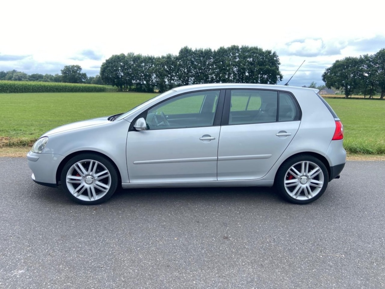 Volkswagen Golf - 1.6-16V  FSI  NIEUWE APK  6 versn.  Trekhaak