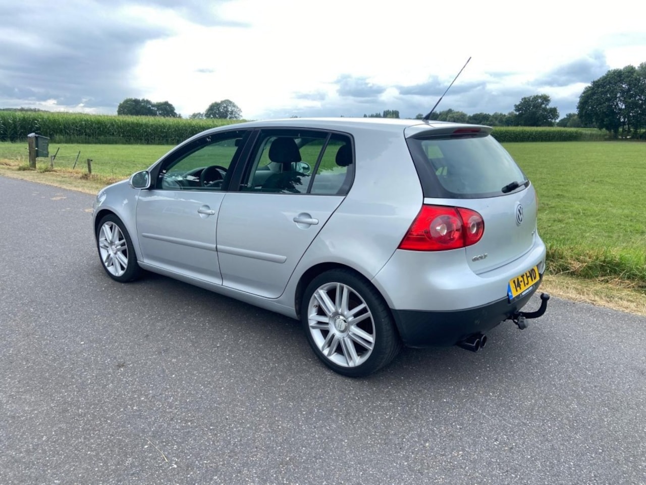 Volkswagen Golf - 1.6-16V  FSI  NIEUWE APK  6 versn.  Trekhaak
