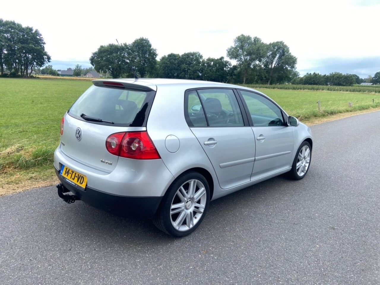 Volkswagen Golf - 1.6-16V  FSI  NIEUWE APK  6 versn.  Trekhaak