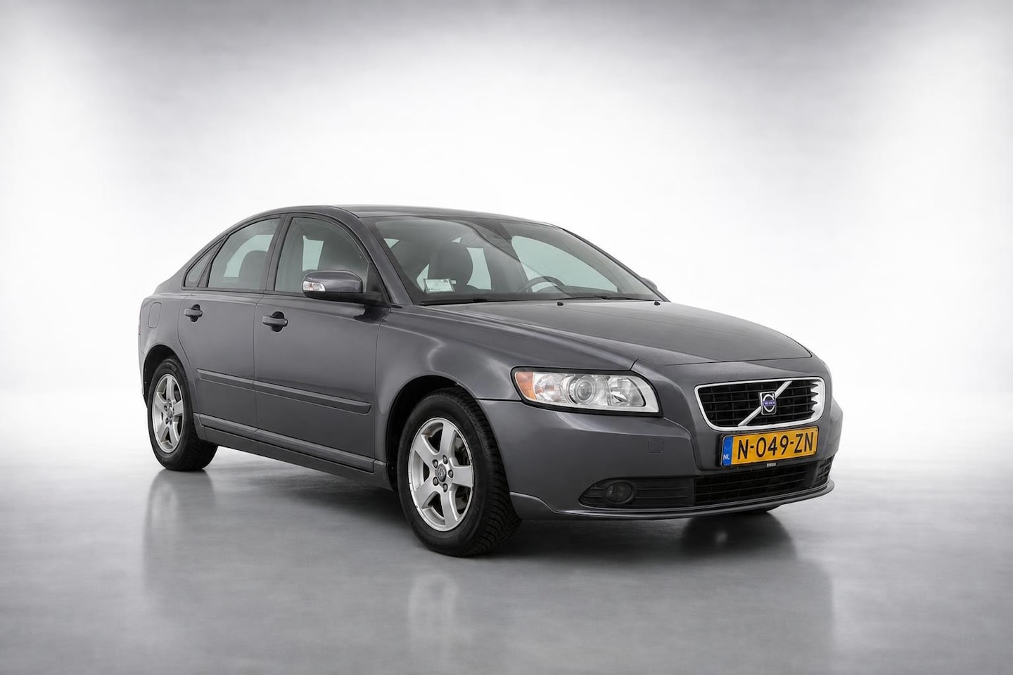 Volvo S40 - 1.6 Summum|Airco|parkeersensoren|dealer onderhouden - AutoWereld.nl