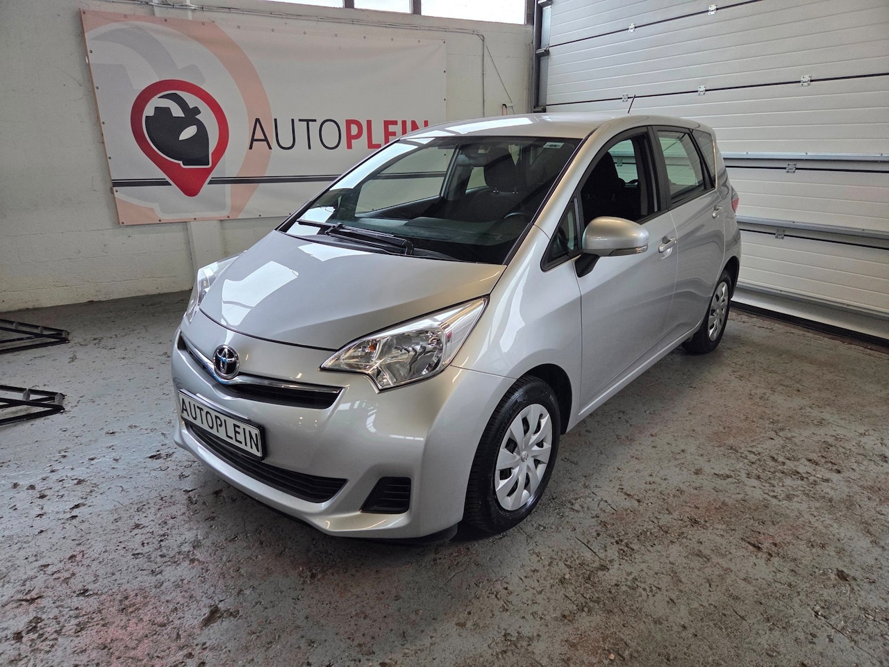 Toyota Verso S - 1.3 VVT-i Comfort 1.3 VVT-i Comfort - AutoWereld.nl