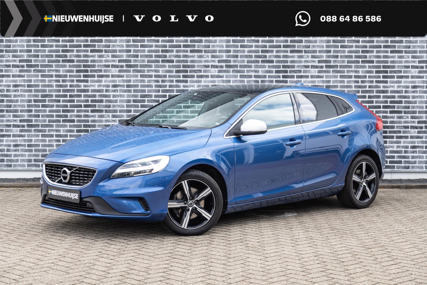 Volvo V40 - 2.0 T4 Business Sport | R-Design | Panoramadak | Achteruitrijcamera | Parkeersensoren | Ke - AutoWereld.nl