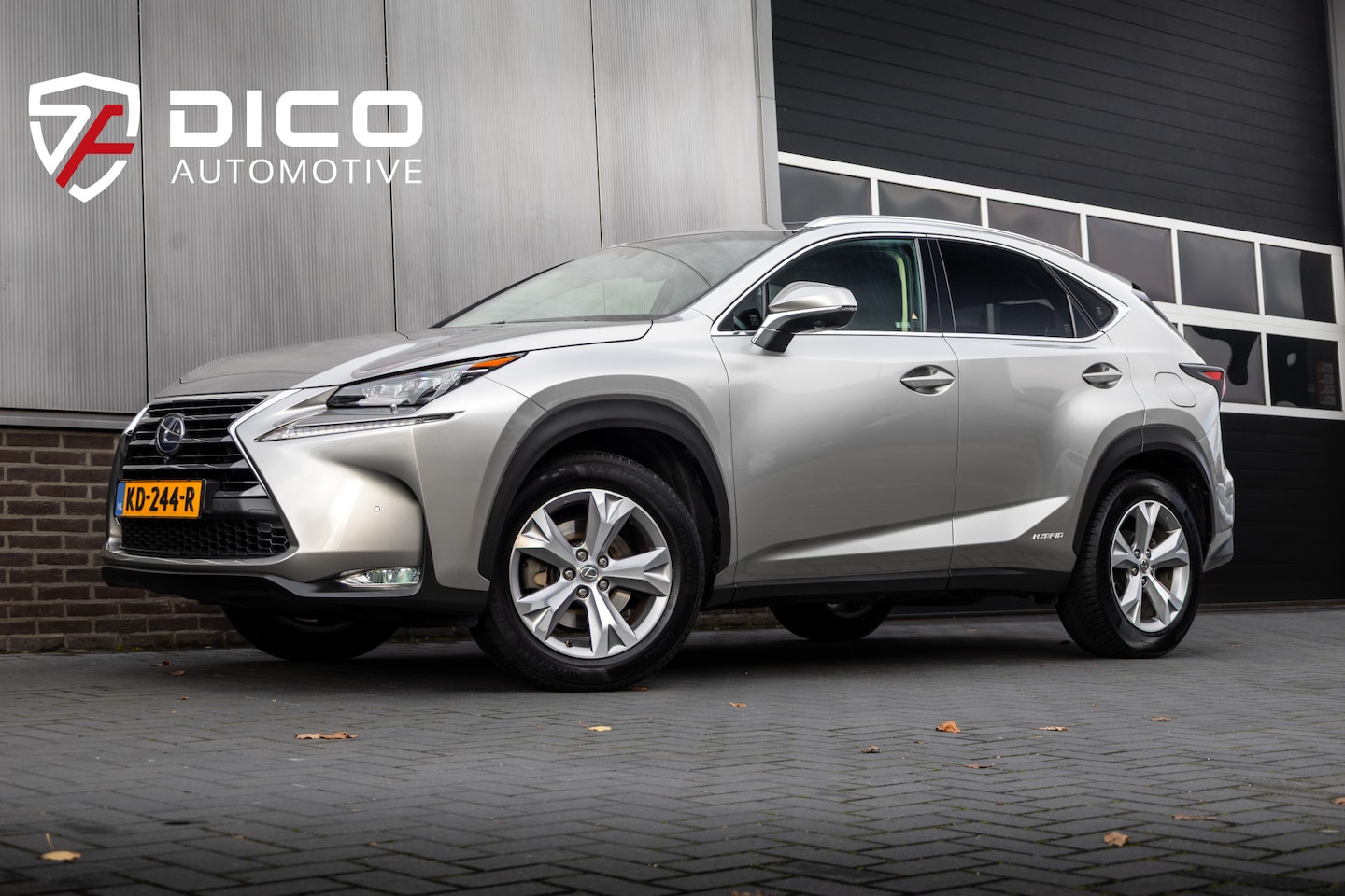 Lexus NX - 300h 198 pk AWD President Line / Red-Carpet/ Stoel.Verw+Verk/ Stuurwerw/ 360-Camera/ Adapt - AutoWereld.nl